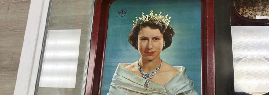 Queen Elizabeth II commemorative tray 1953 coronation